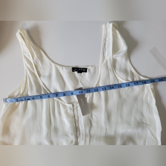 J. Crew Drapey tiered top in crepe de chine Size Medium Nwt - Picture 11 of 11